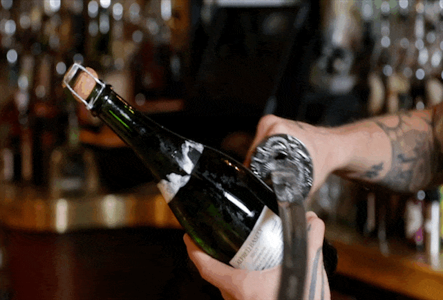 Concerning Admins - Page 6 Sabering_champagne.gif?t=1516224608946&width=641&name=sabering_champagne